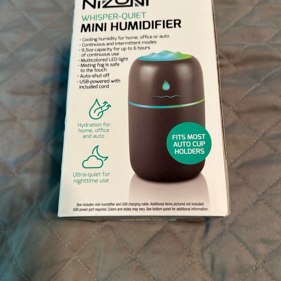 Nizoni Mini Humidifier with LED Light - Picture 2 of 3
